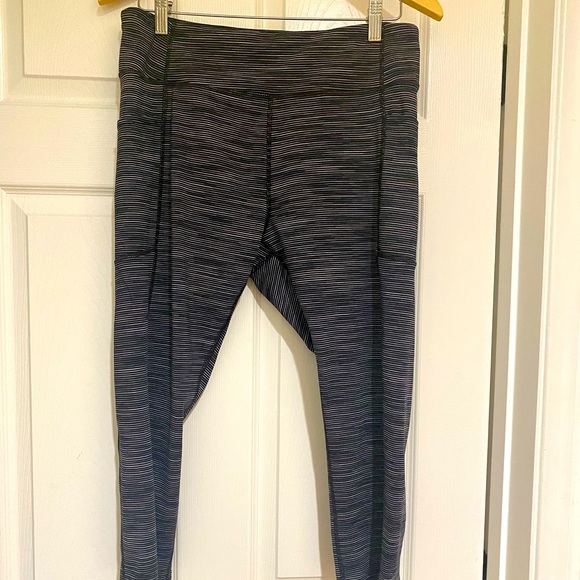 tek gear Pants & Jumpsuits Tek Gear Capri Yoga Pants Poshmark